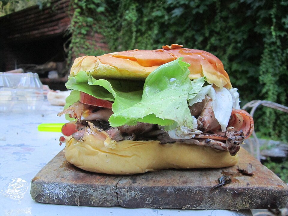Chivito canadiense