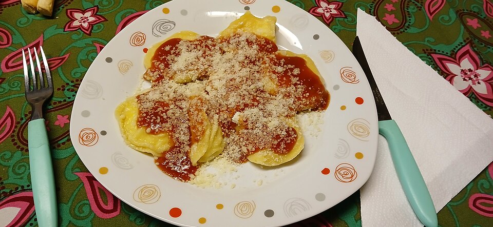 Sorrentinos con salsa